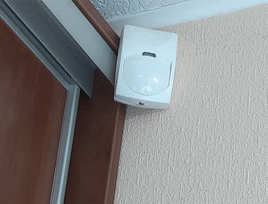 São grandes aliados da segurança, se instalados em pontos estratégicos em sua residência ou em seu comércio. 